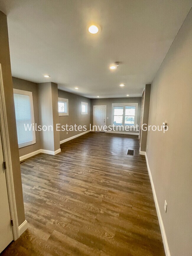 Photo - 1547 E Rich St Unit 1547