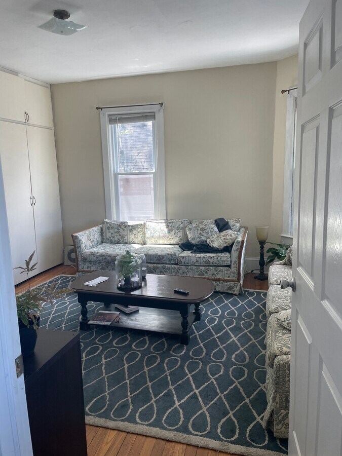 Photo - 111 E Spencer St Unit 1