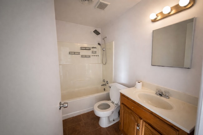 Photo - 411 Pinewood Ave