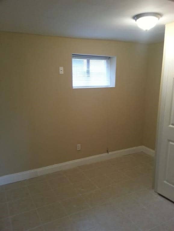 Photo - 165 Little St SE