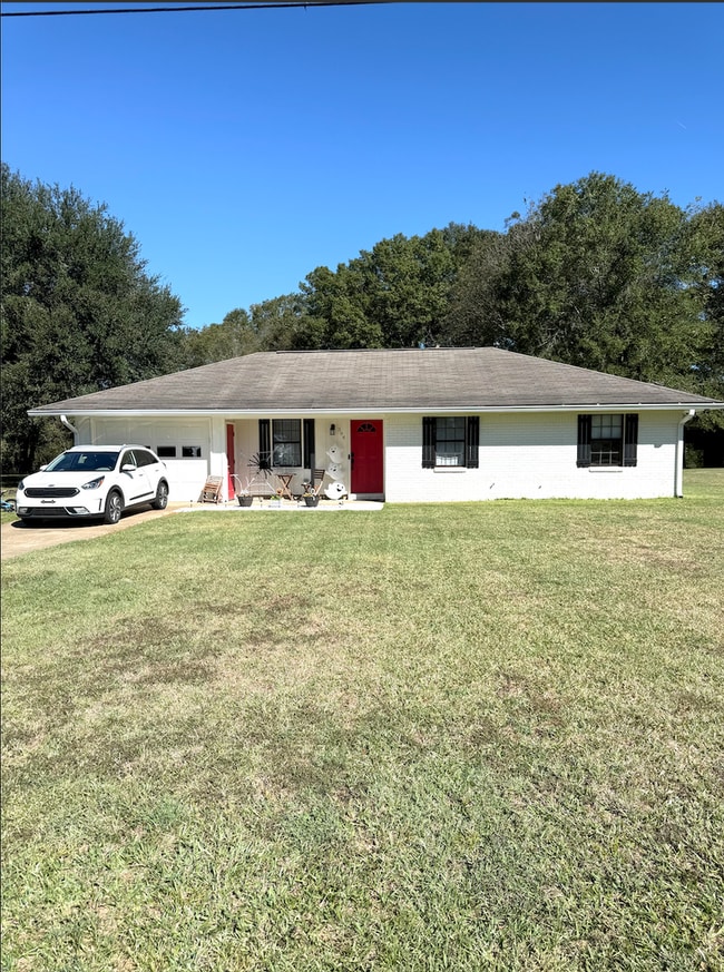 Photo - Beautiful 4 Bedroom Home with Bonus Room –...