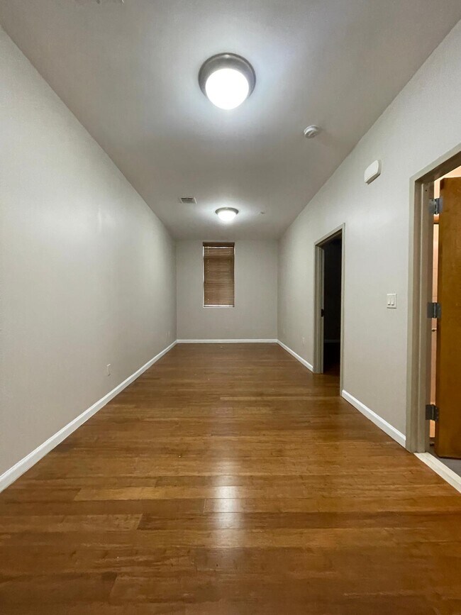 50 Oak St 104 - 30 Oak St Unit 104