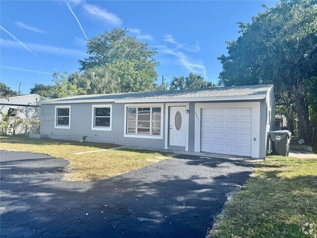 Building Photo - 6430 SW 15th St Rental
