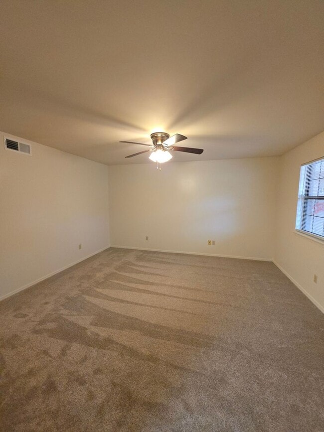 Photo - 611-615 N Greenwich Ave Unit 613