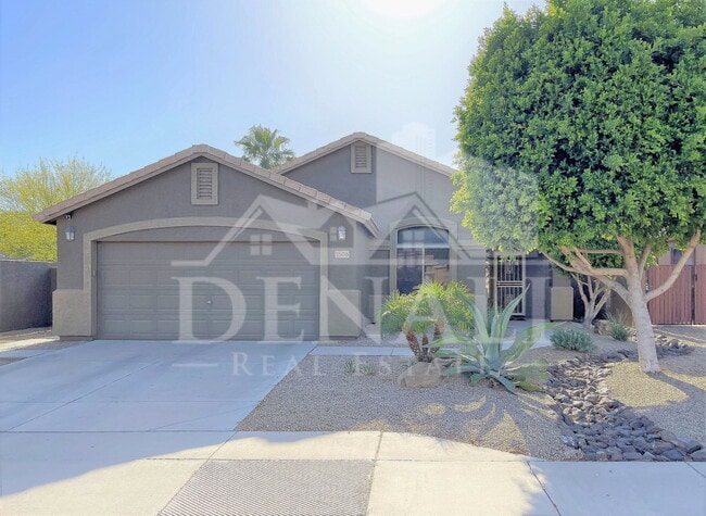 Building Photo - 1506 N Sierra Heights
