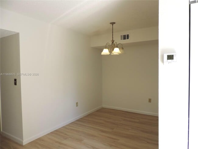 Photo - 566 NW 114th Ave Unidad 204