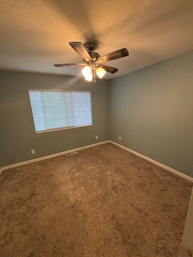 PGE and Water Included in rent! 1 Bedroom... - PGE and Water Included in rent!  1 Bedroom...