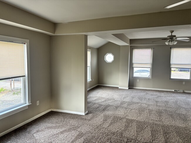 Photo - 174 S Burlington St