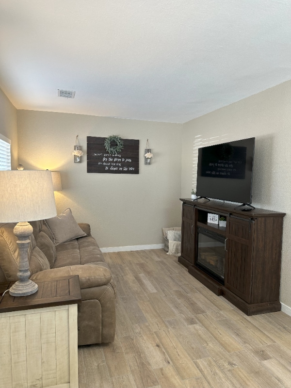 Photo - 1201 Platinum St