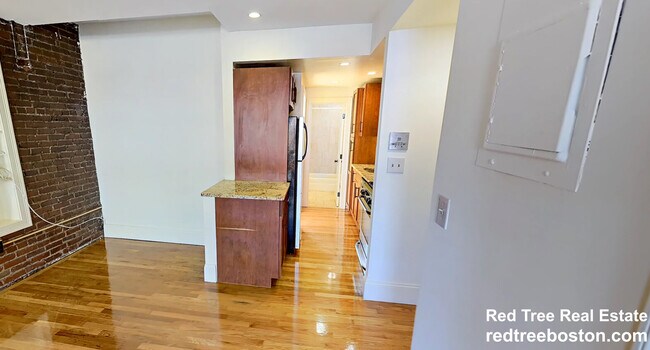 Photo - 89 West Cedar St