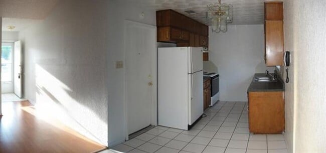 Photo - 222 Bridle Dr