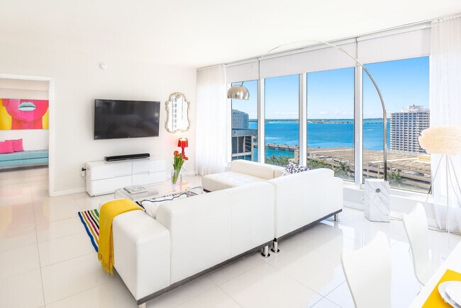 Building Photo - 485 Brickell Ave Rental