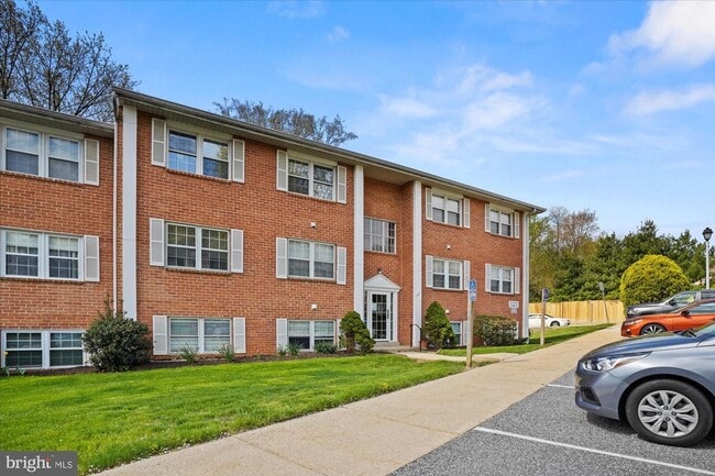 BEL AIR - HICKORY HILLS CONDOMINIUMS - BEL AIR - HICKORY HILLS CONDOMINIUMS