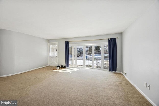 Building Photo - 318 Brentwood Ave