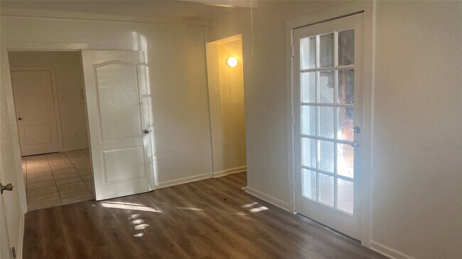 Photo - 10025 Randolph St