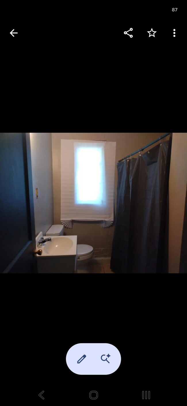 Photo - 760 W April St