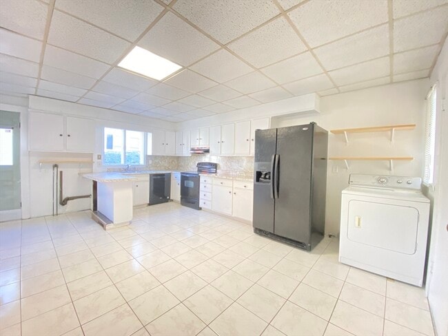 Photo - 31 Oakwood Ave