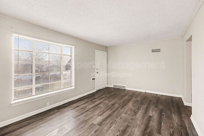 Photo - 6230 Agnes Ave