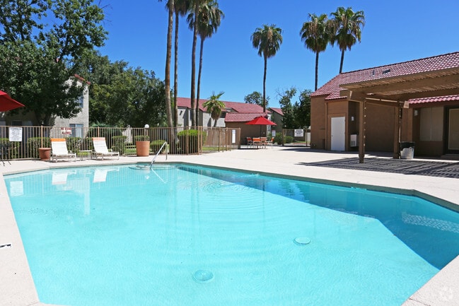 Photo - The Peaks on 4th