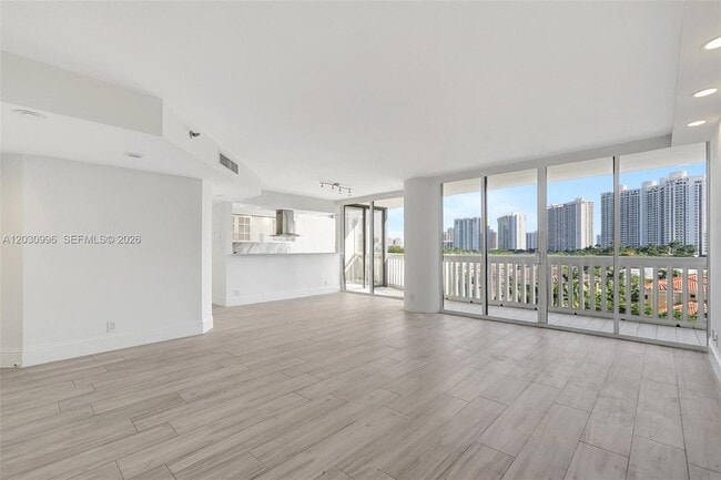 Building Photo - 1000 W Island Blvd Unit 707