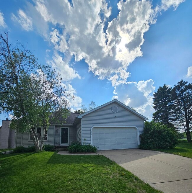 Building Photo - 862 Sky Ridge Dr Rental