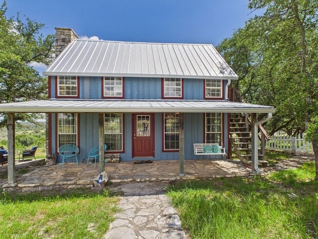 Building Photo - Hunting Retreat with 40 acre Yard Rental