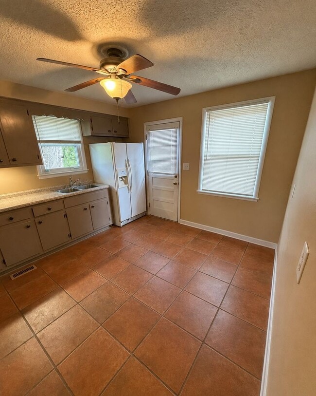 Photo - 206 Paddock Rd