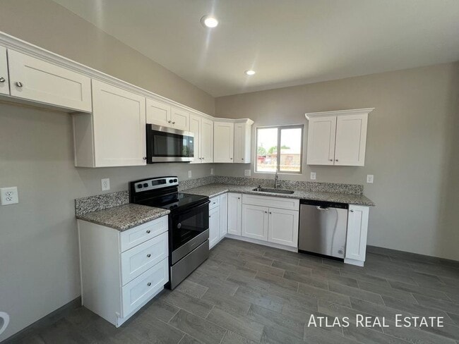 802 E 35th St Unit 1