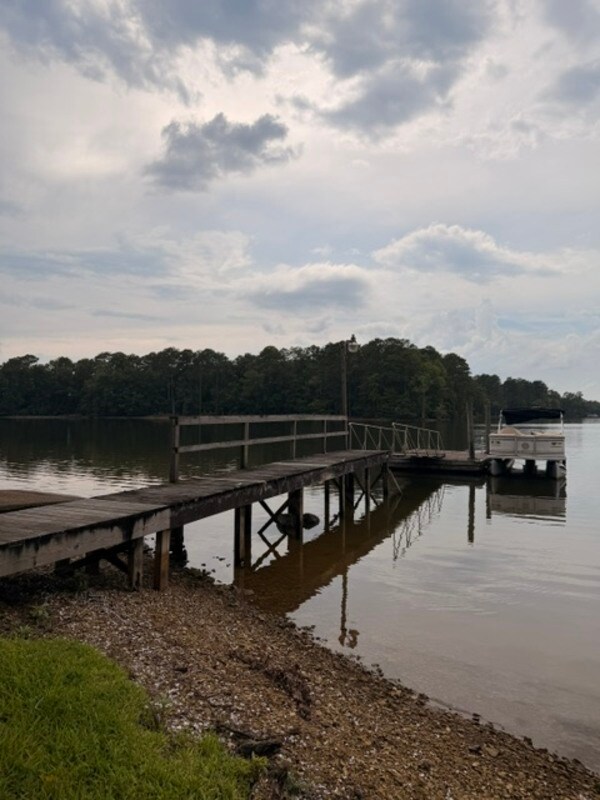 127 Oak Pointe Rd