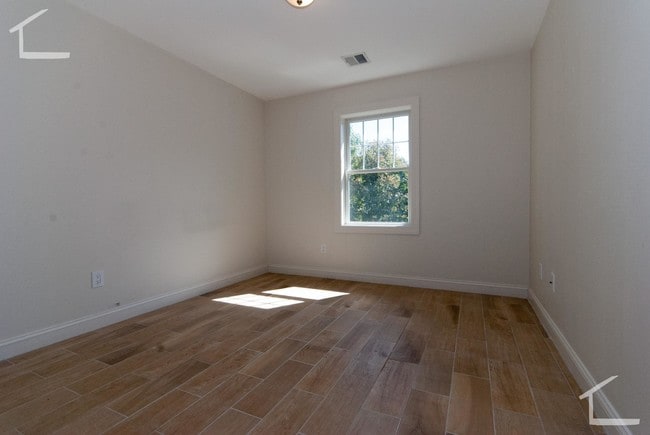 Building Photo - 29 Mt Vernon St Unit 2A