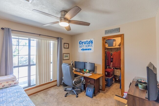 Photo - Beautiful 4 Bedroom 2 Bath Home!