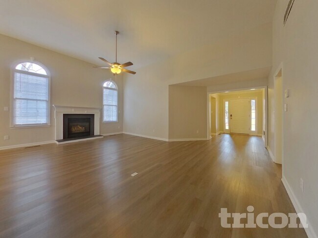 Photo - 3435 Emily Pl