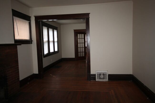 Photo - 817 W Vine St