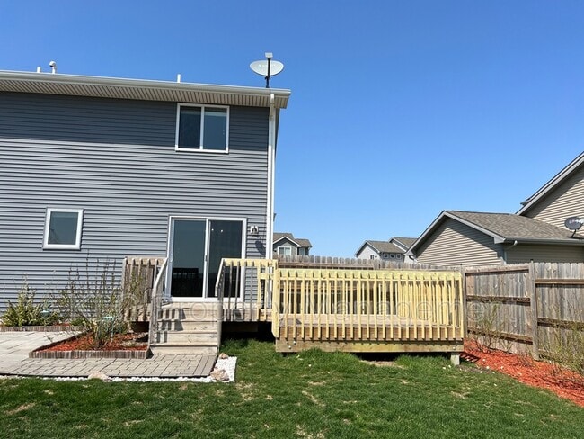 Photo - 709 37th St SW
