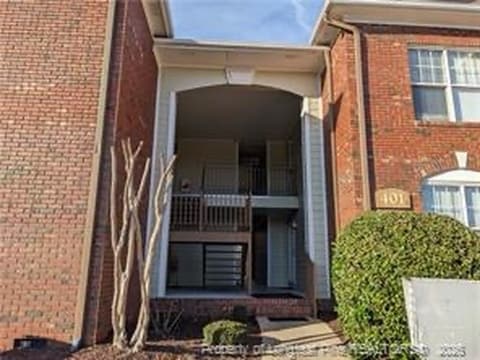 Building Photo - 401 Meadowland Ct