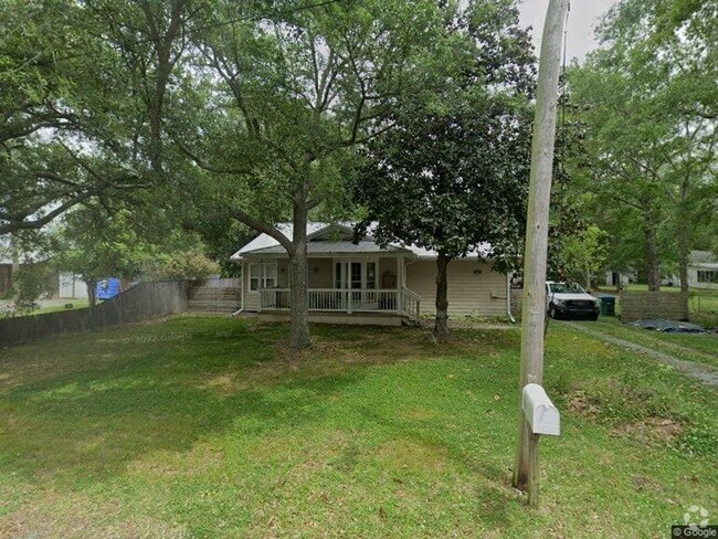 Building Photo - Charming Coastal Living in Downtown Ocean ... Rental