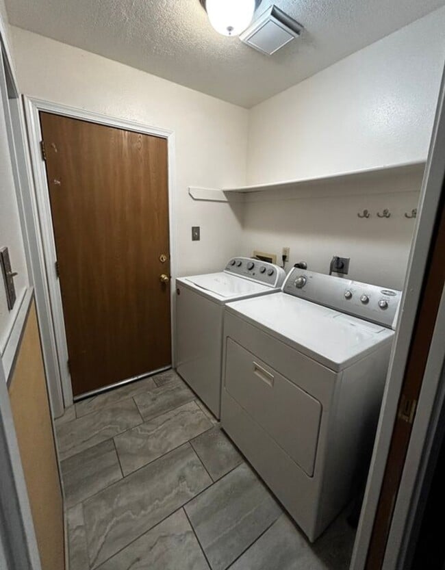 Photo - 5801 Lowell St NE Unidad 2B