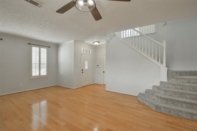 Photo - 4527 Natural Bridge Dr