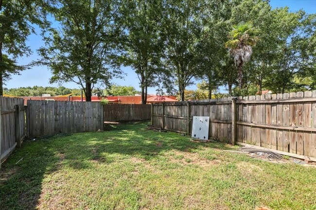 Building Photo - 213 Cambridge Dr Rental