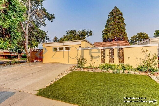 Building Photo - 2257 Goldcrest Cir Rental