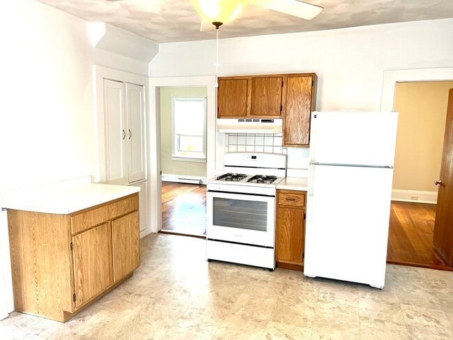 Building Photo - 5 Adams St Unit 1