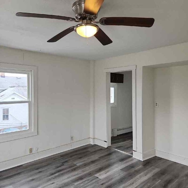 Photo - 119 S Walnut St