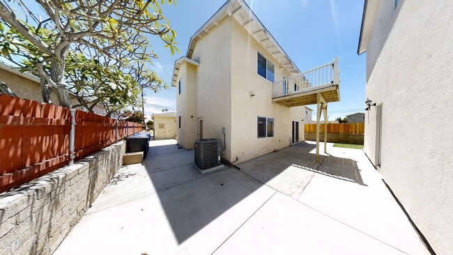Photo - Huge 6BD/3BA on 63rd!
