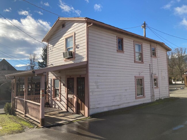 84 Center St
