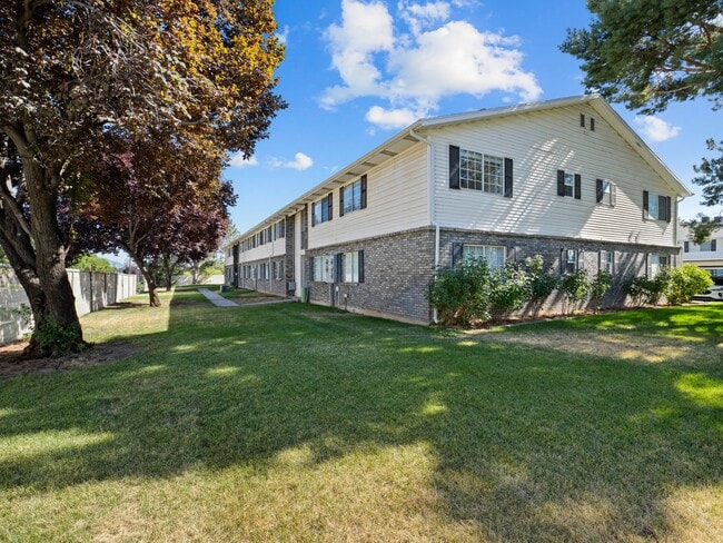 Building Photo - Gre-100 E 600 S Orem, UT 84058 Unit 4