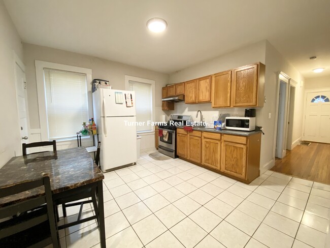Building Photo - 40 Sudan St Unit 1 Rental