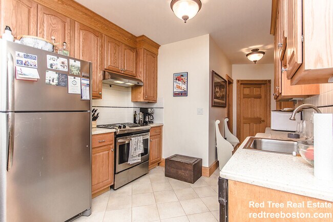 Photo - 139 Charles St