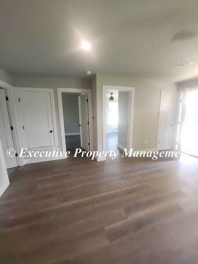 Photo - 504 W Avenue A