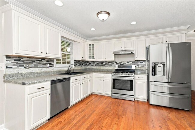 Photo - 318 Magnolia Dr