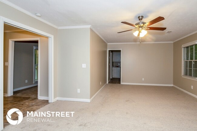 Photo - 2135 Pinewood Dr